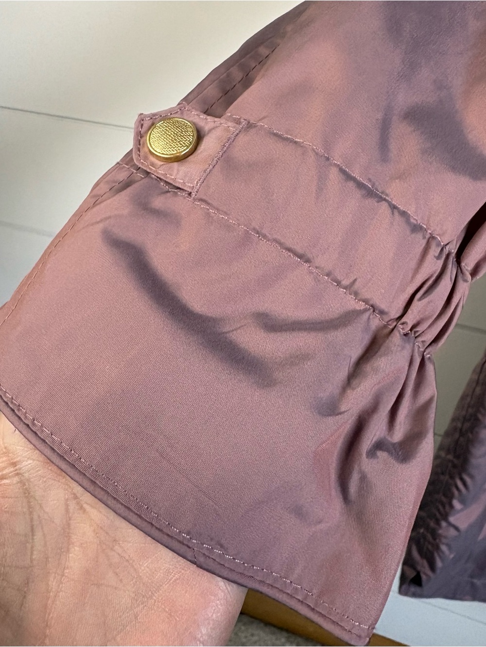 Cole Haan Signature Packable Hooded Travel Raincoat in Iridescent Mauve - Large - Picture 10 of 14